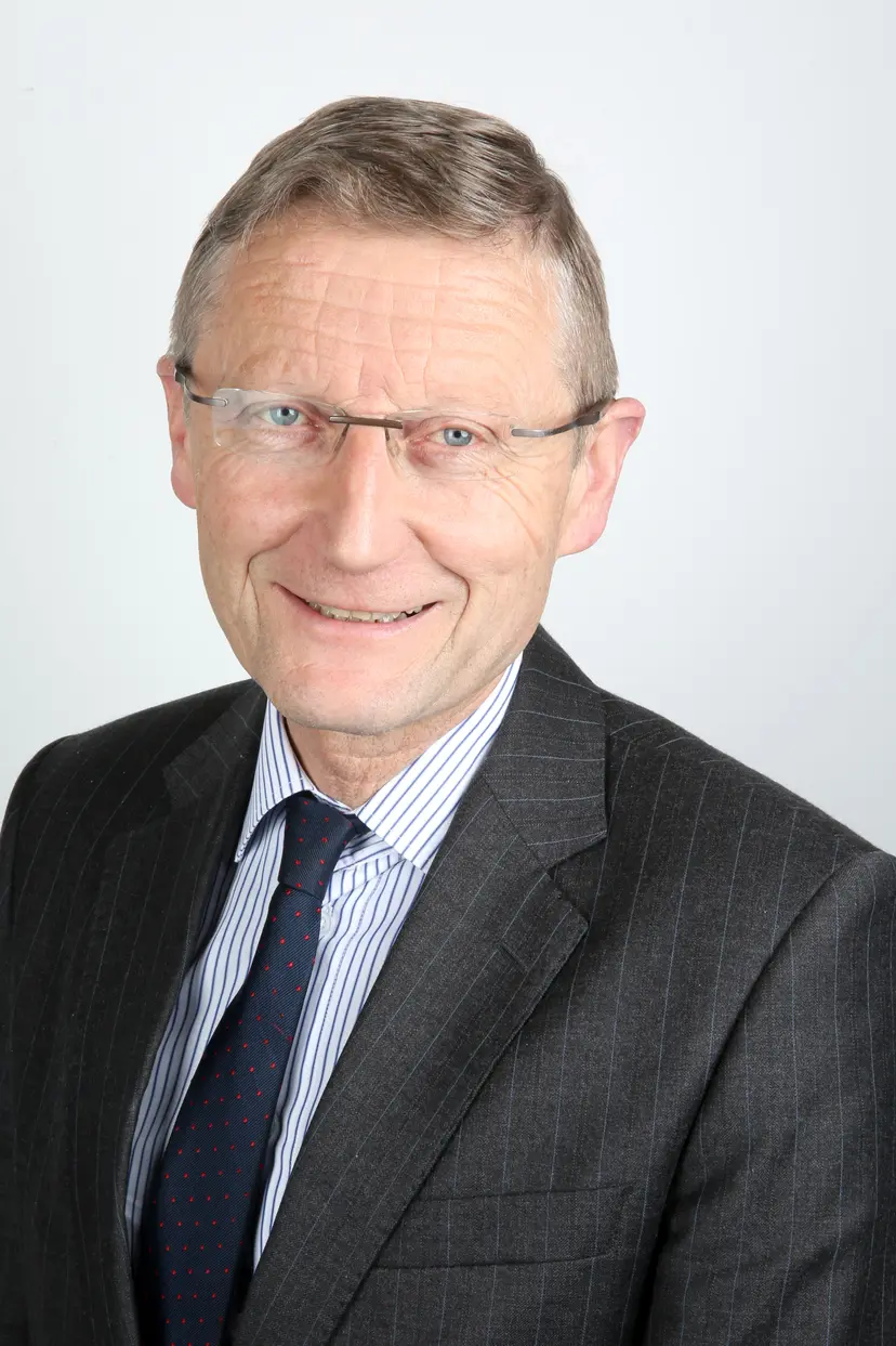 Dr Eugene G Breen
